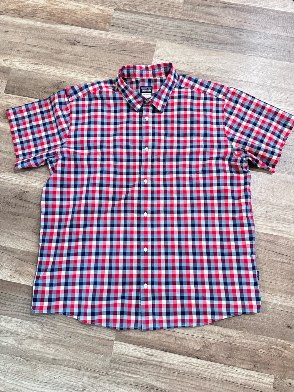 Patagonia Men's Short-Sleeve Plaid Button-Down Shirt in Red, Blue & White